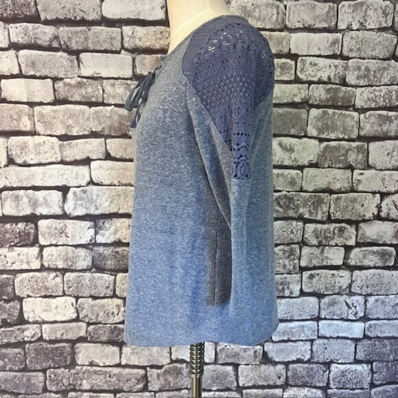 Chico's Zenergy Blue 3/4 Sleeve Blouse Size M - Picture 4 of 9